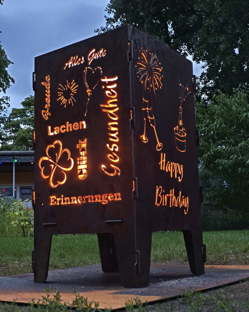 Feuertonne „Happy Birthday“