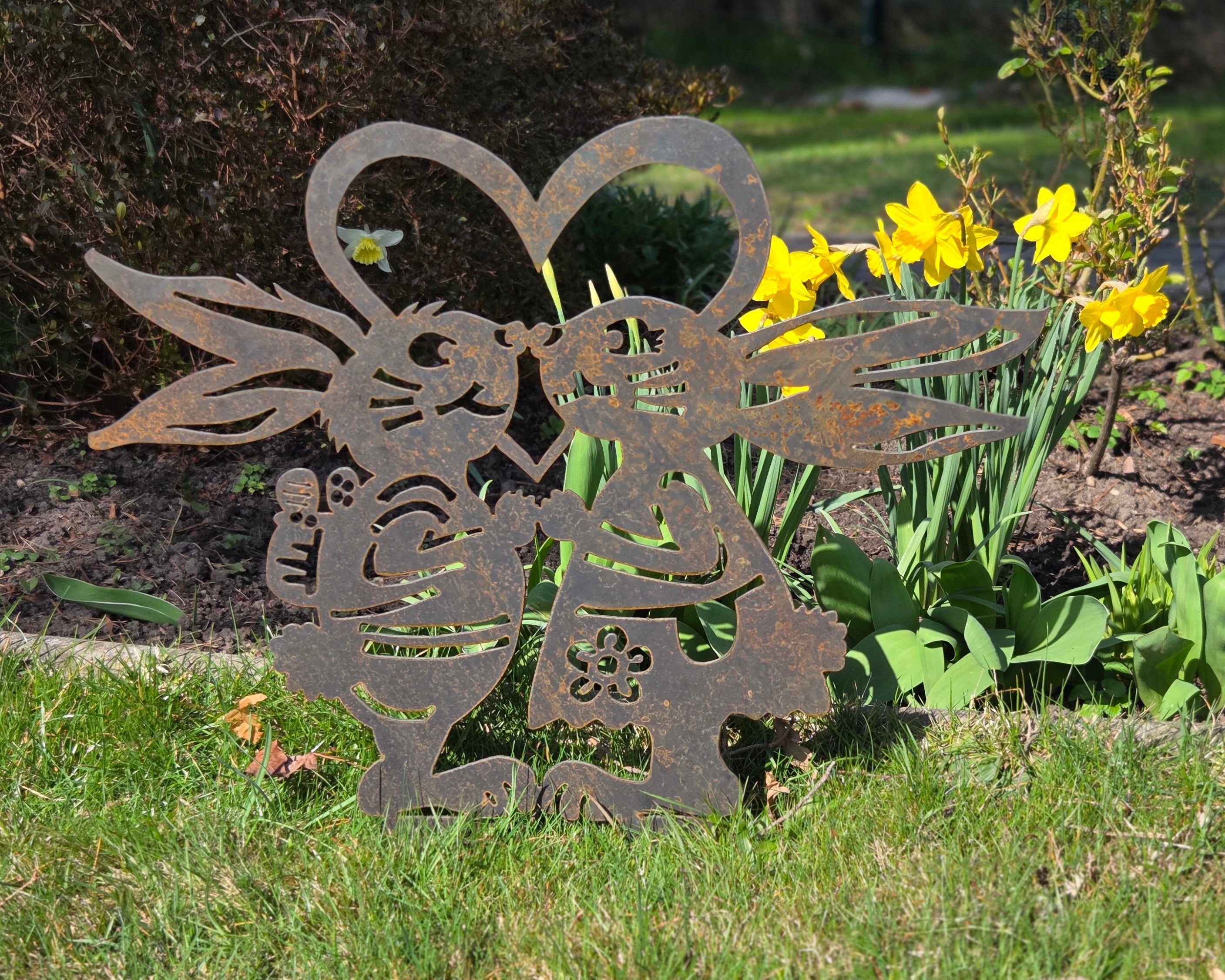 Gartenstecker "Osterhasen mit Herz" - 2mm Cortenstahl (Edelrost)